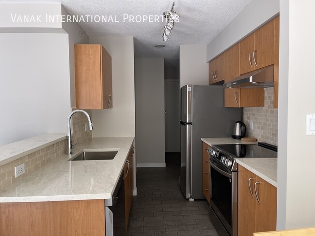 Building Photo - 1 Bed / 1 Bath Fully Furnished Apartment i...