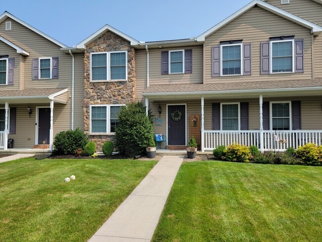 Building Photo - 247 Limestone Dr
