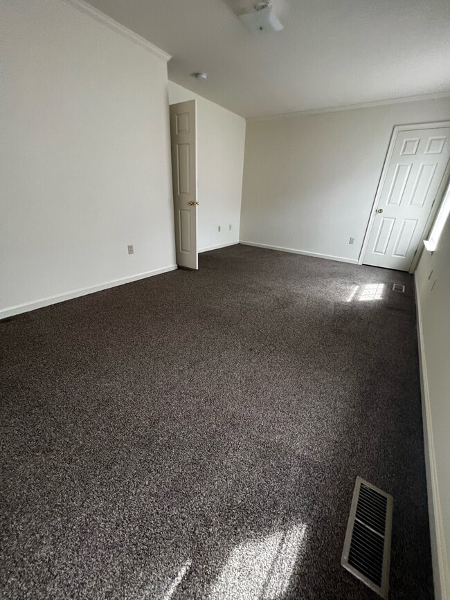 Building Photo - 1411 Varsity Ln