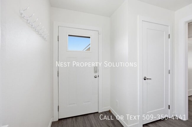 Building Photo - 123 9th Ave
