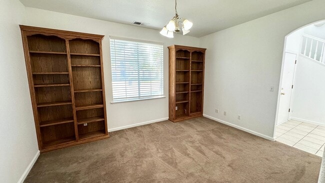 Building Photo - $2,950 Teague & Chestnut, 4 Bedroom Home -...