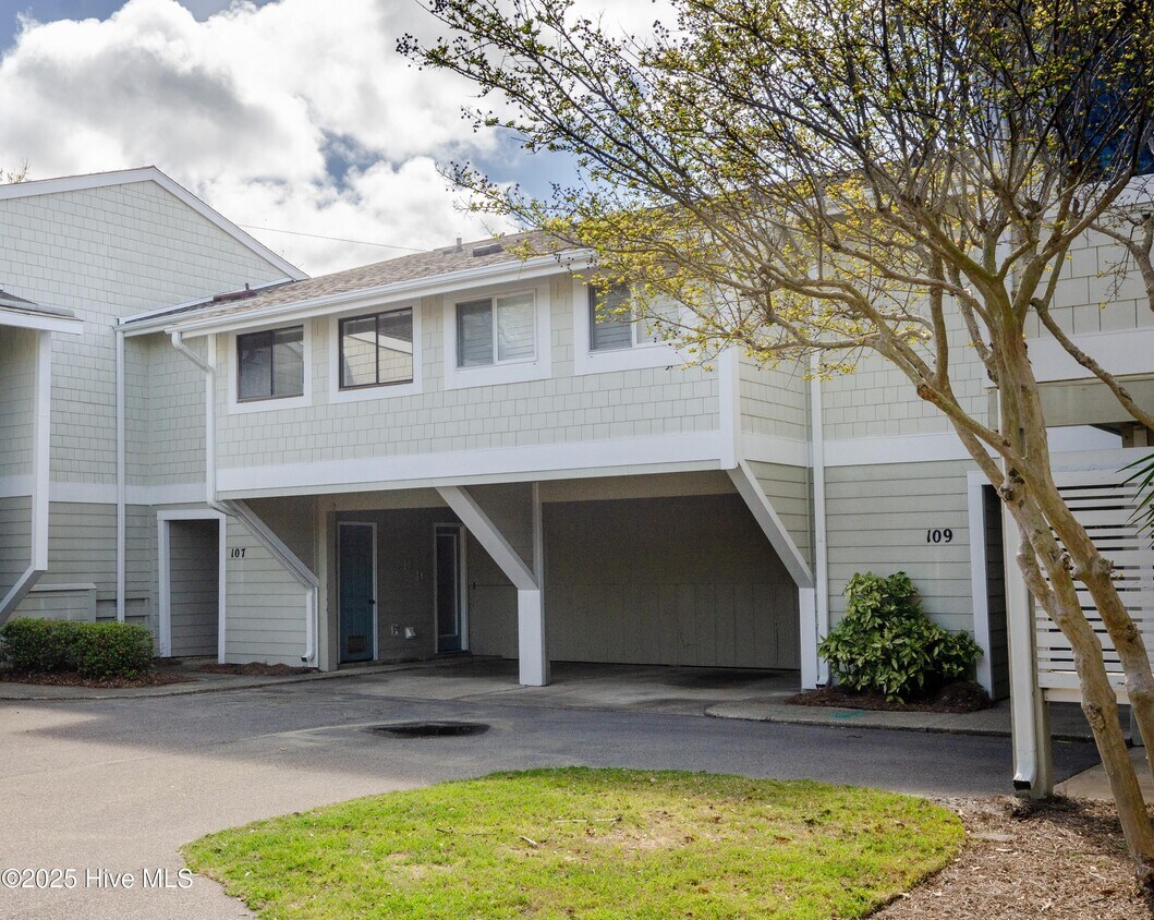 Foto principal - 107 Driftwood Ct