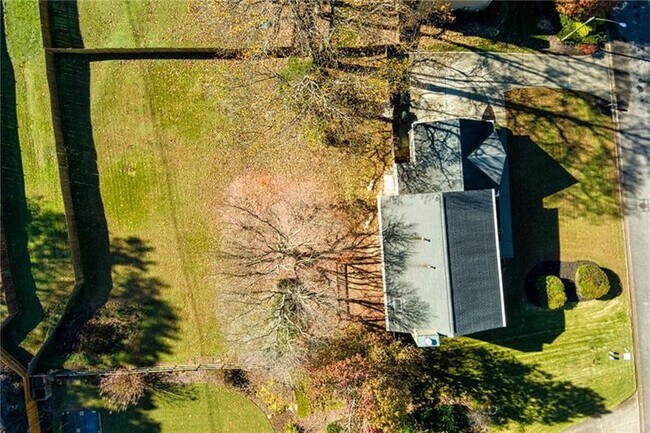 Building Photo - 1518 Oakmoor Pl
