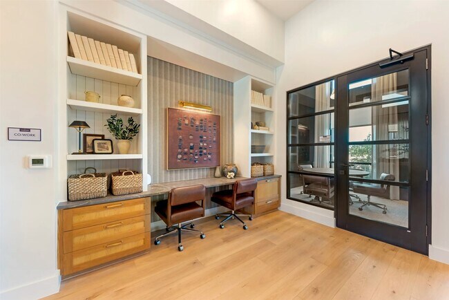 Foto del edificio - 2908 E Howard Ln