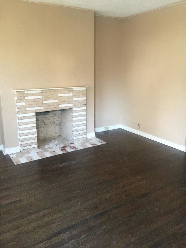 Building Photo - 2237 E 67th St