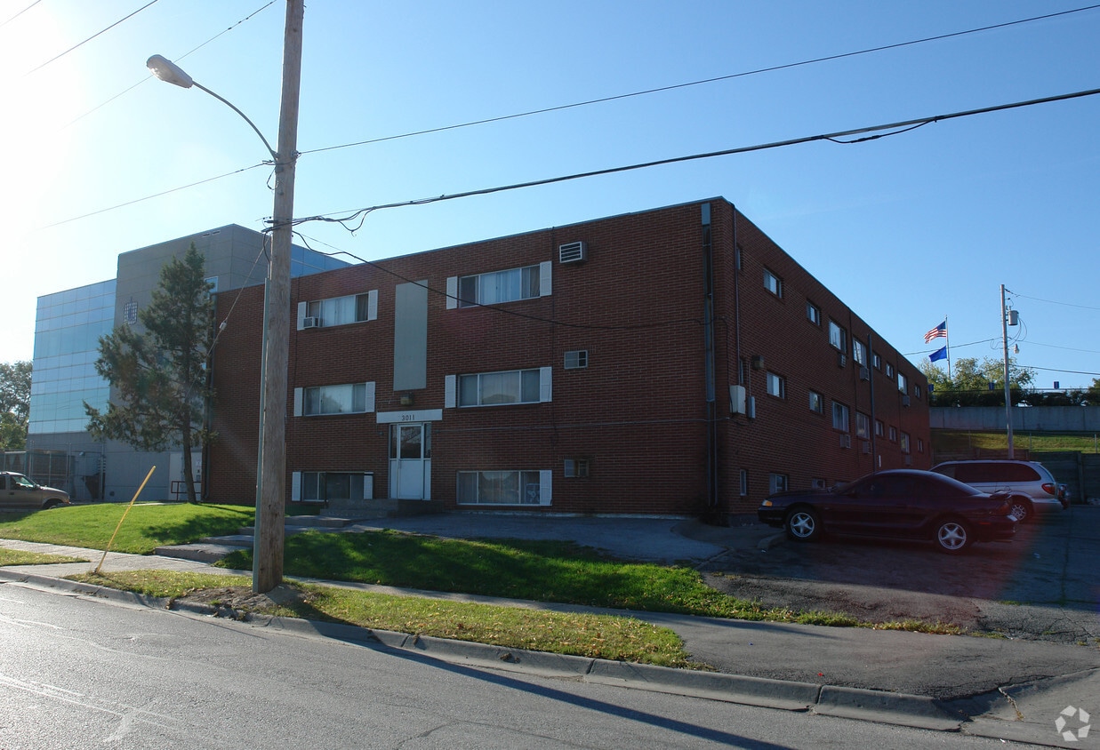 Building Photo - 3011 Burt St