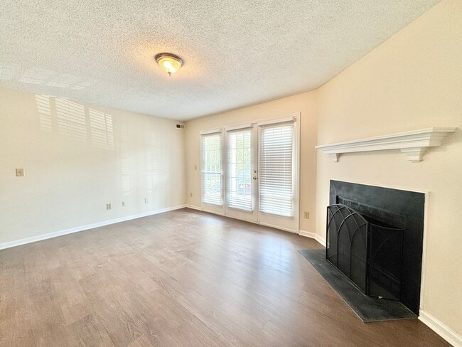 Building Photo - 7123-D W Friendly Ave