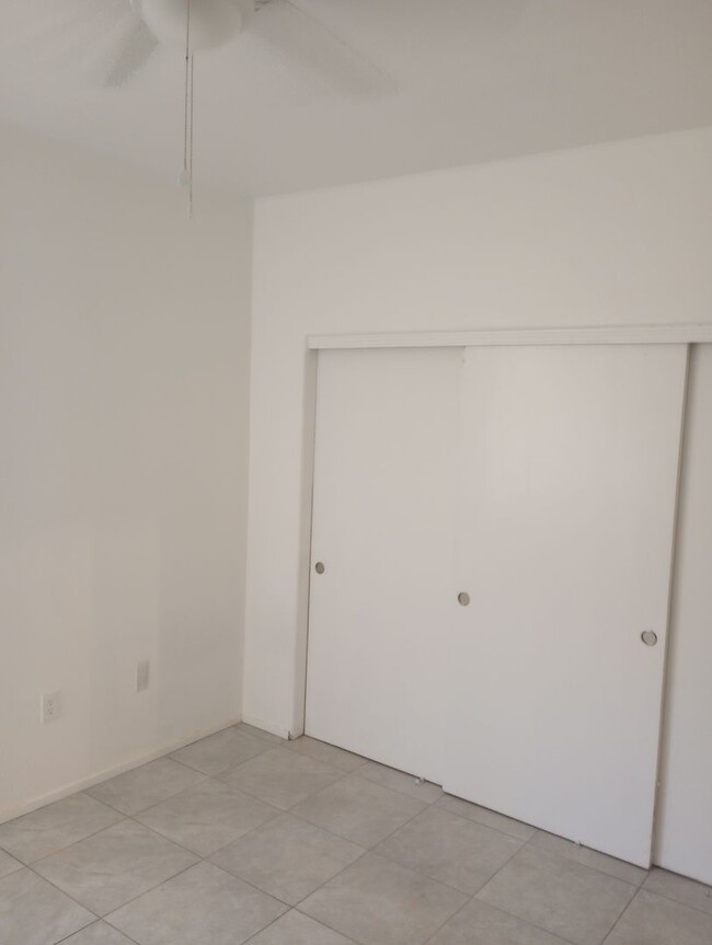 Foto del edificio - 2 bed/ 2 bath 1st Floor with a 1 car garage