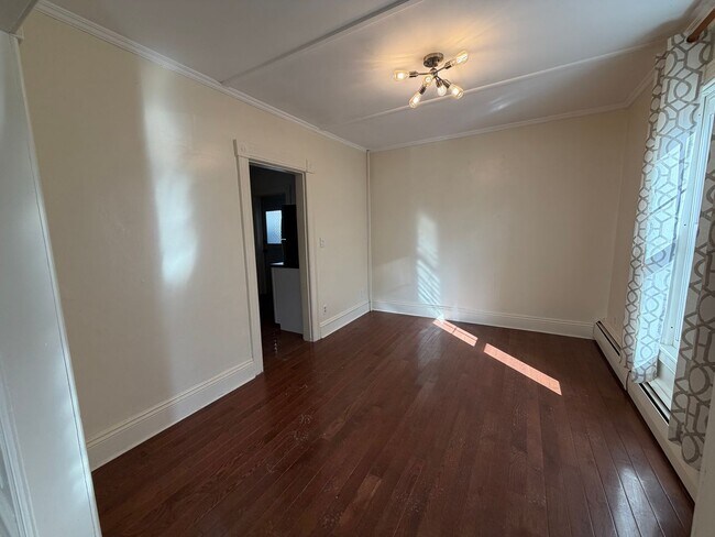 Foto del edificio - NOW AVAILABLE FOR RENT - Beautiful Single Family Home In North Adams