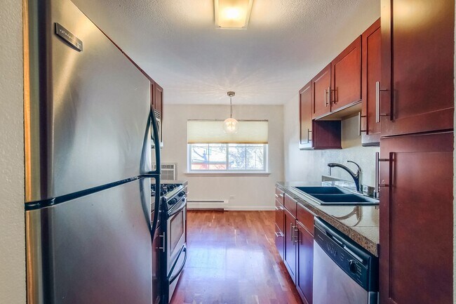 Foto del edificio - 1332 N Williams St