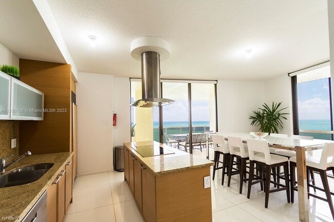 Building Photo - 3 br, 3.5 bath Condo - 16275 Collins Ave A...