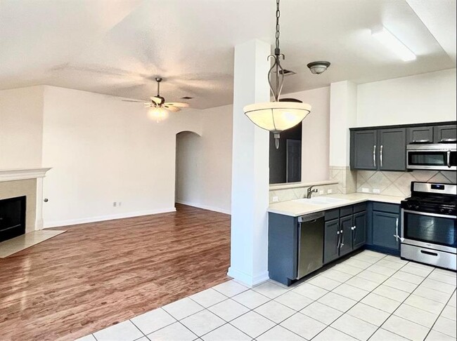 Foto del edificio - 2409 Romeo Dr