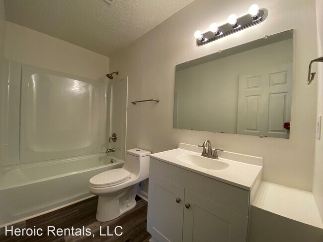 Building Photo - 2 br, 1 bath House - 118 E. James Street