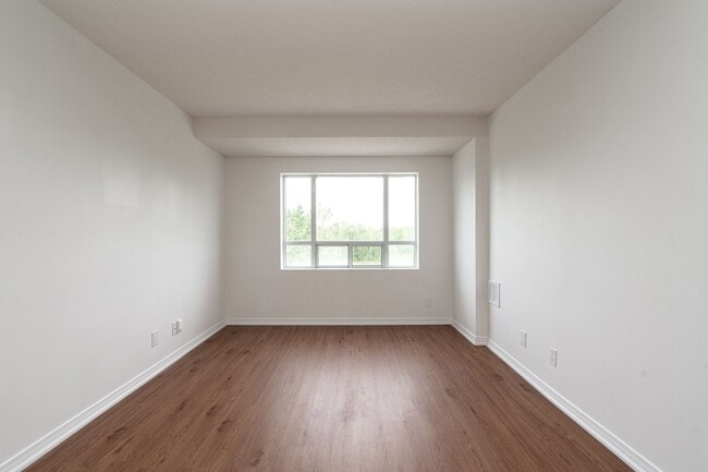 Building Photo - 333 Sidney Belsey Crescent