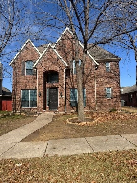 Building Photo - 11490 La Grange Dr