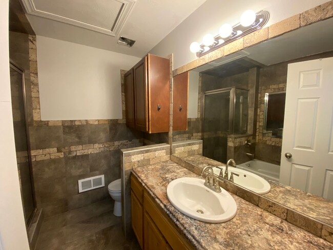 Foto del edificio - 2 Bed / 1.5 Bath Townhome - Idaho Falls