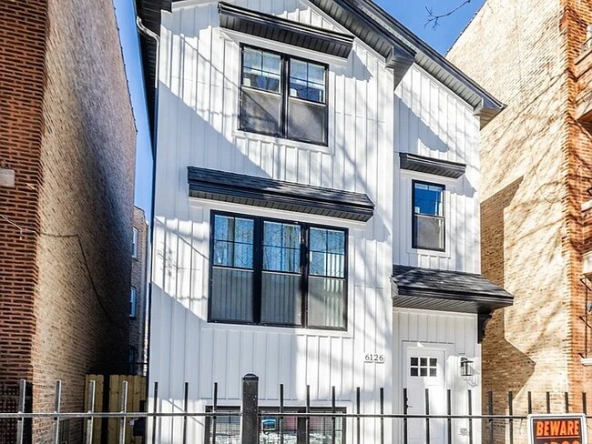 Building Photo - 6126 S Eberhart Ave