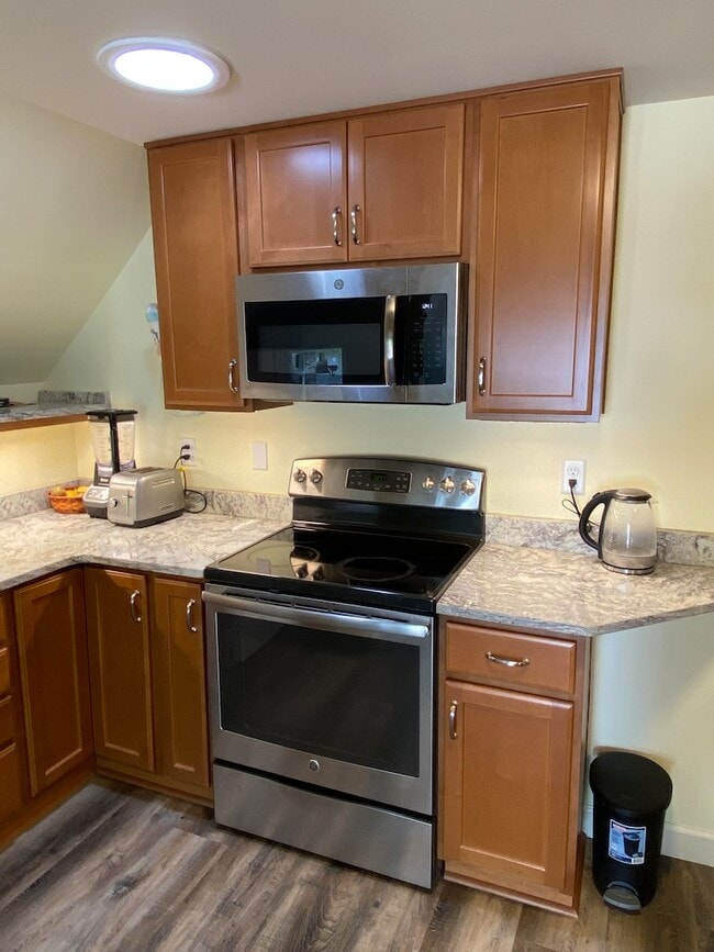 Building Photo - 2818 Sommers Ave