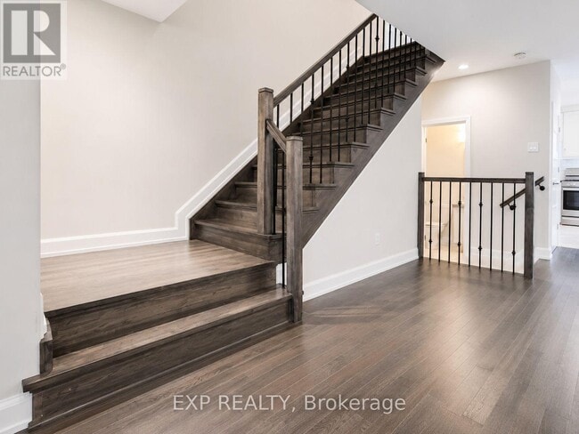 Building Photo - 528 Lucent St