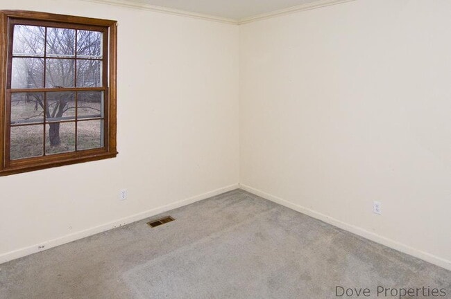 Building Photo - For Rent: 3BR, 2BA house