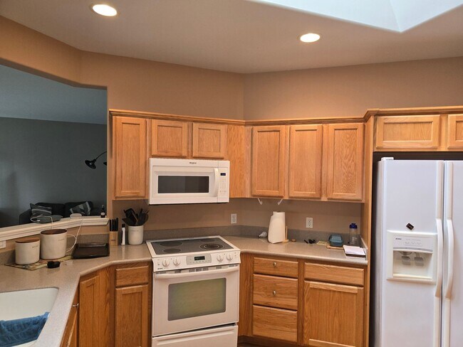 Building Photo - Sunland Townhome for Lease