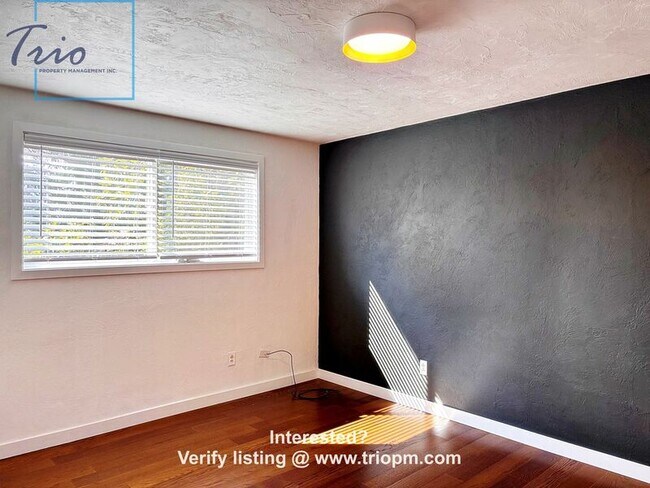 Photo - 3834 Onyx St House