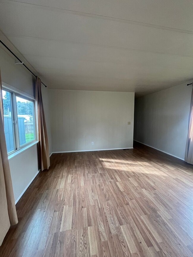 Foto del edificio - 3-Bedroom 1-Bathrrom home near Dorris Ranch