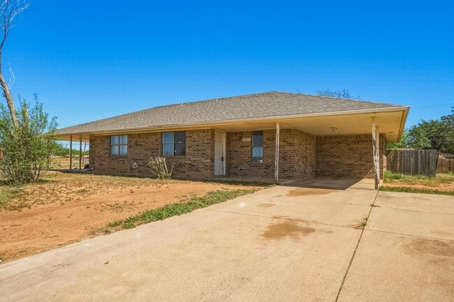 Building Photo - 2333 N Danville Dr