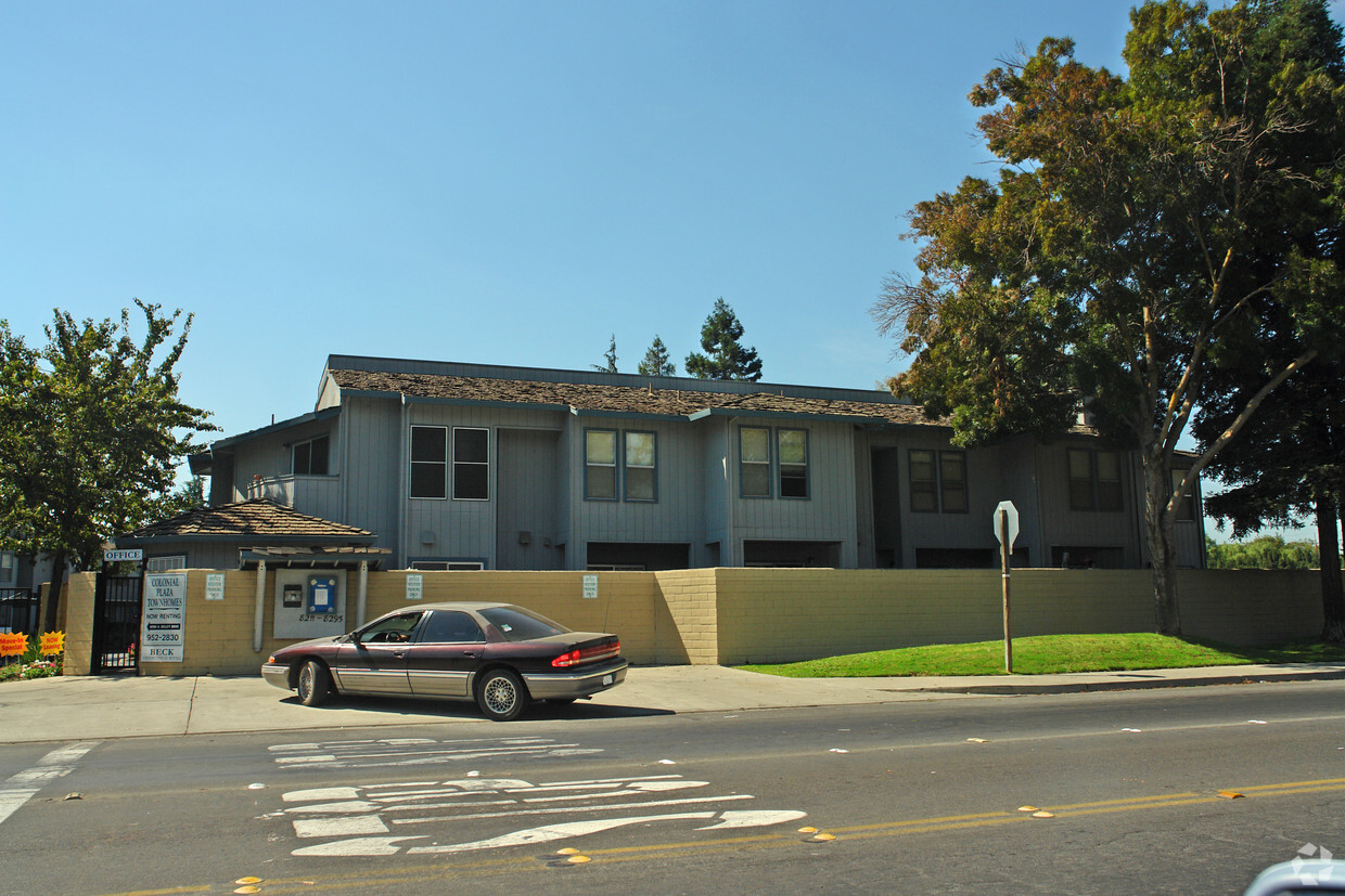 Foto principal - Colonial Plaza Apartments