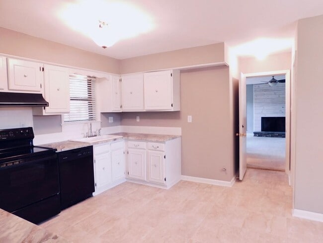 Building Photo - 1411 Leafhaven Cove