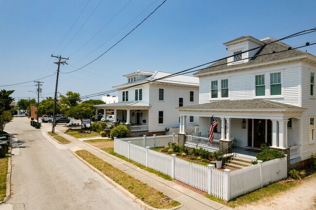 Building Photo - Downtown Beaufort Luxury Home