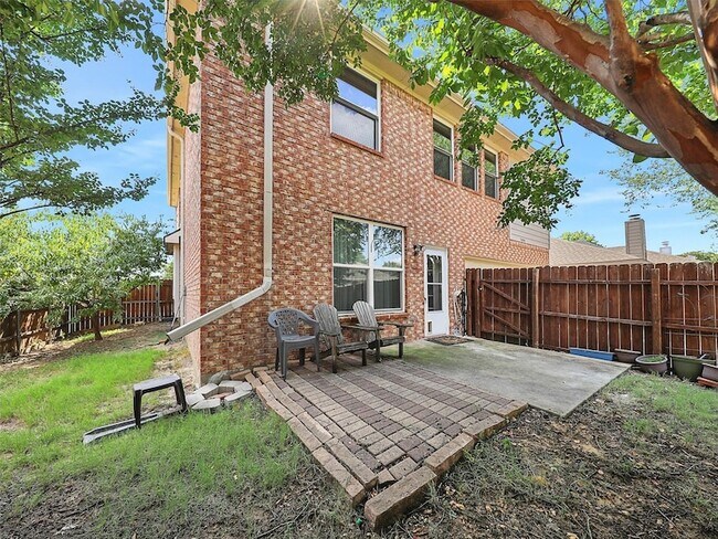 Building Photo - 5004 Rain Forest Dr