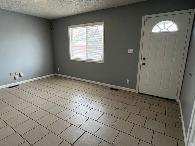 Foto del edificio - Far Eastside 3 Bedroom 1 Bath