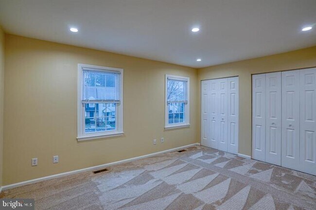 Foto del edificio - 807 Stockbridge Dr