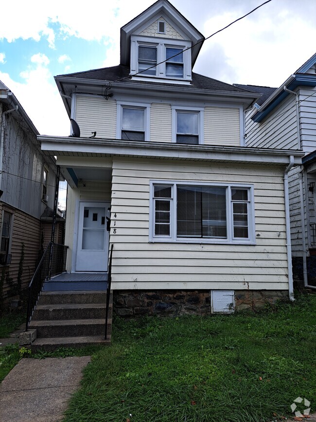 Building Photo - 418 N 3rd St