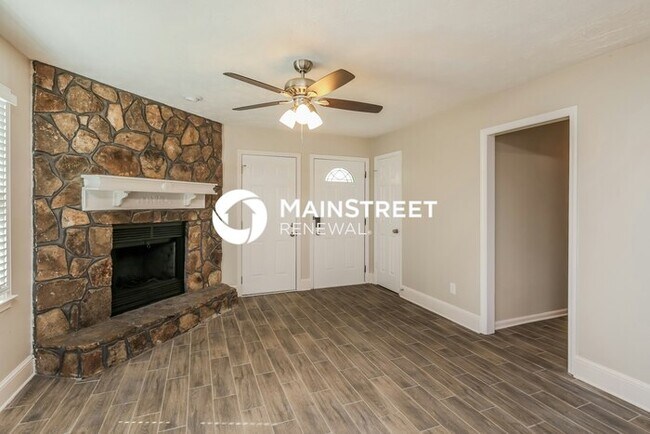 Foto del edificio - 3 Bedroom Pet-Friendly Home in Dawsonville, GA with Main Street Renewal