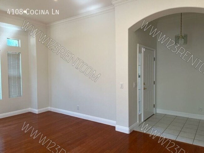 Foto del edificio - PALMDALE WEST 4BD/2BTH SINGLE FAMILY HOME