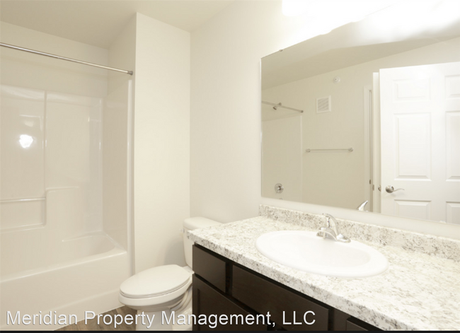 Building Photo - Studio, 1 bath Apartment - 3807 30th Ave S...