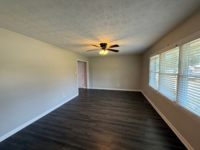 Foto del edificio - Tranquil 3 Bed 2 Bath Home in Raeford