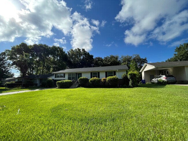 2665 Orquídea Ave - 2665 Orchid Ave