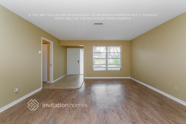 Building Photo - 2975 Kenmore Pl