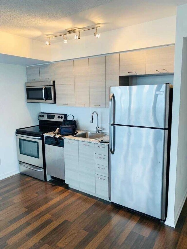 Photo du bâtiment - 20 Joe Shuster Way