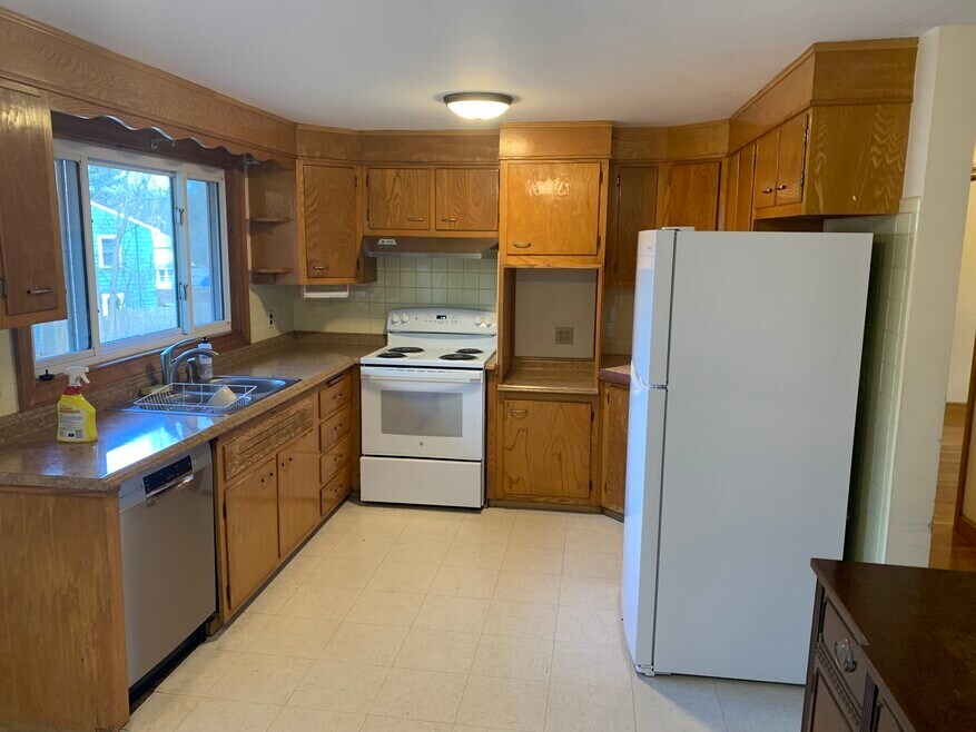 Primary Photo - 39 Bencliffe Cir