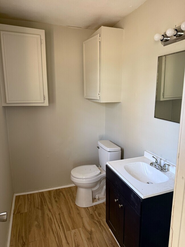 Foto del edificio - 332 N Flag Chapel Rd