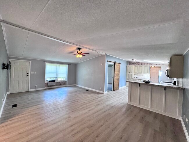 Foto del edificio - 2475 Freshour Rd