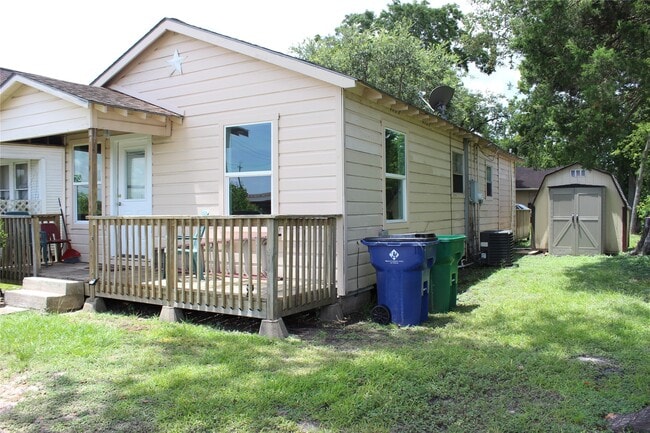 Building Photo - 622 S Hancock St