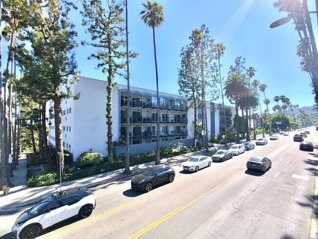 Foto del edificio - 7560 Hollywood Blvd