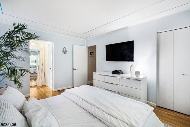 Building Photo - 666 Mill St