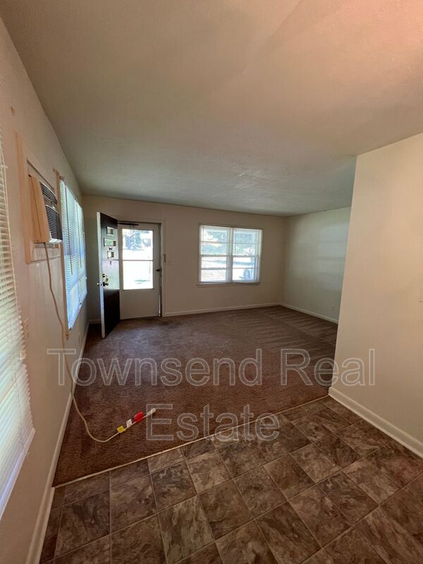 Building Photo - 116-A Oates Dr.