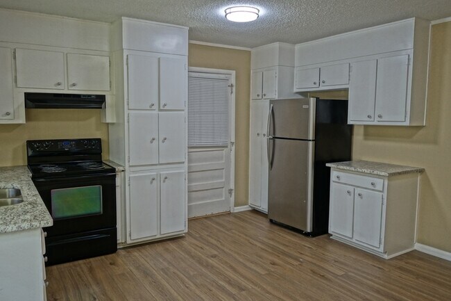 Foto del edificio - 2505 Piney Branch Rd NW